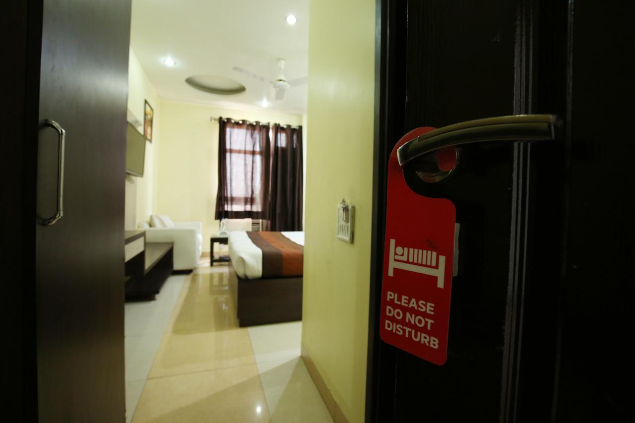 Hotel Mm Yellowuds Amritsar Bagian luar foto