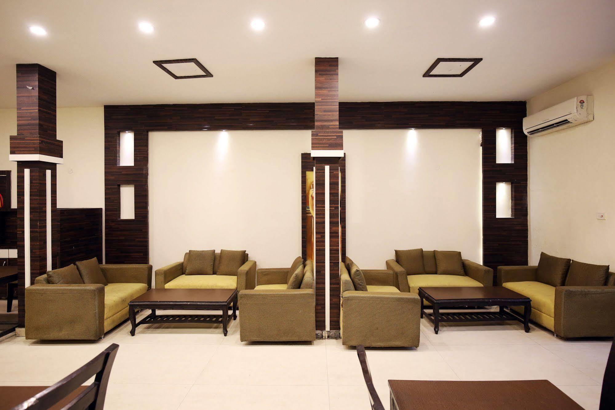 Hotel Mm Yellowuds Amritsar Bagian luar foto