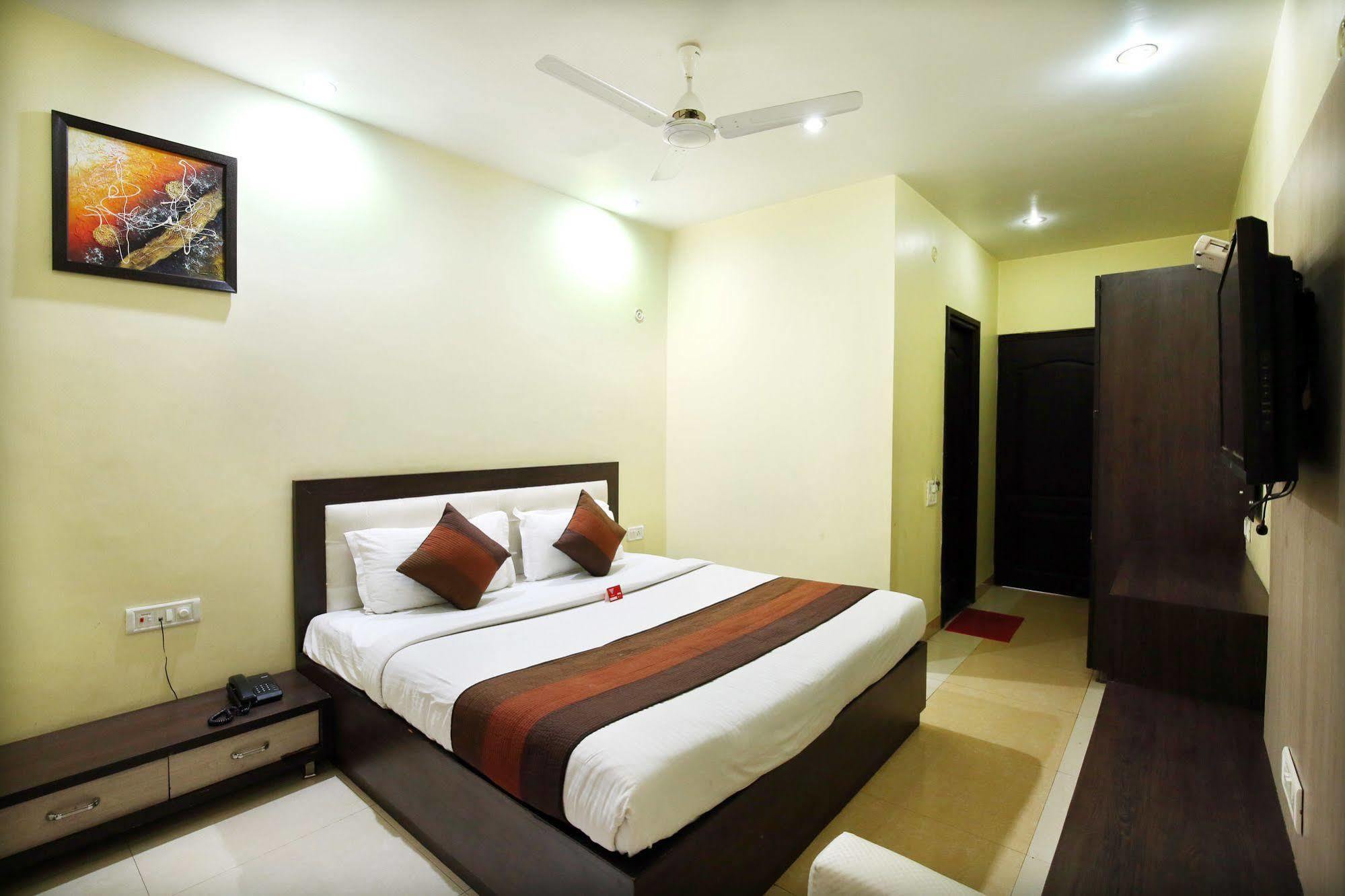 Hotel Mm Yellowuds Amritsar Bagian luar foto