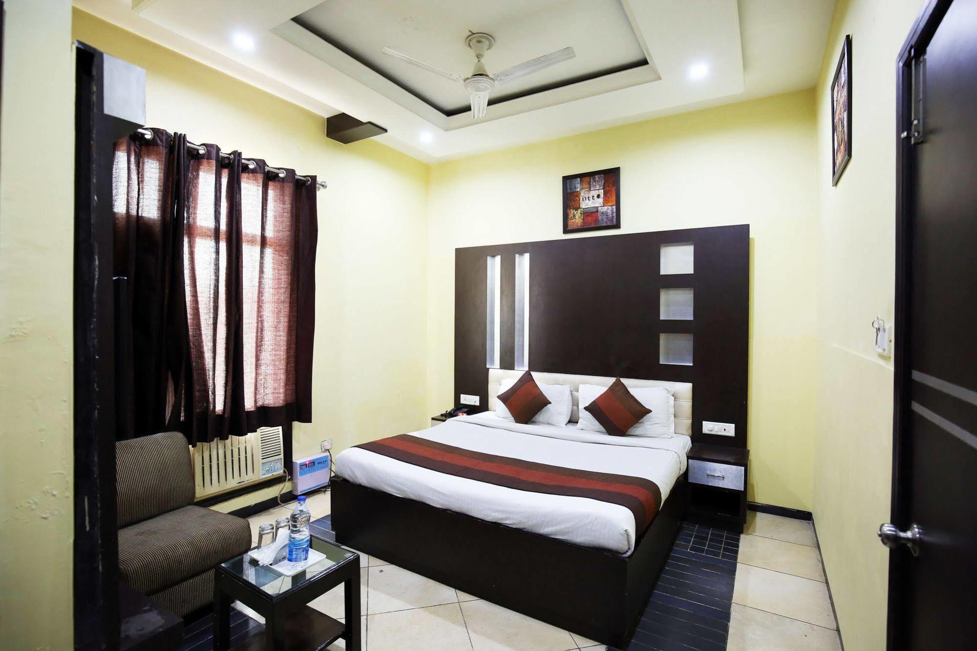 Hotel Mm Yellowuds Amritsar Bagian luar foto