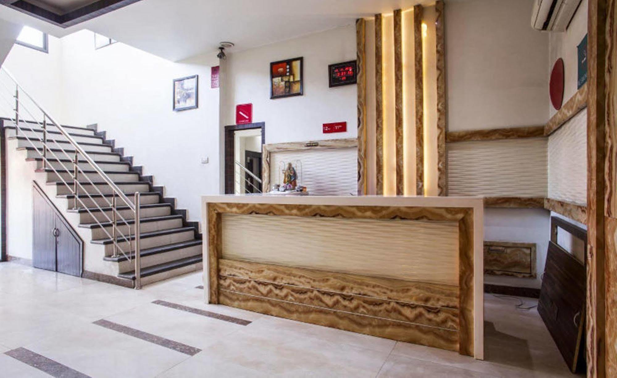Hotel Mm Yellowuds Amritsar Bagian luar foto