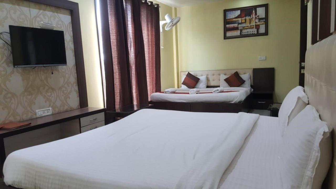 Hotel Mm Yellowuds Amritsar Bagian luar foto